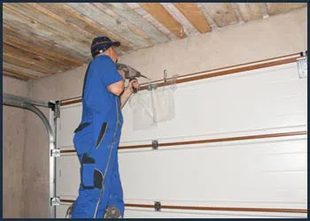 Garage Doors Store Repairs Denver, CO 303-578-5608 - cont-gdr-door-repair-08m